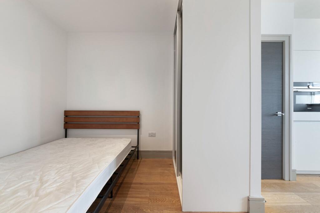 Apartment in London - More
