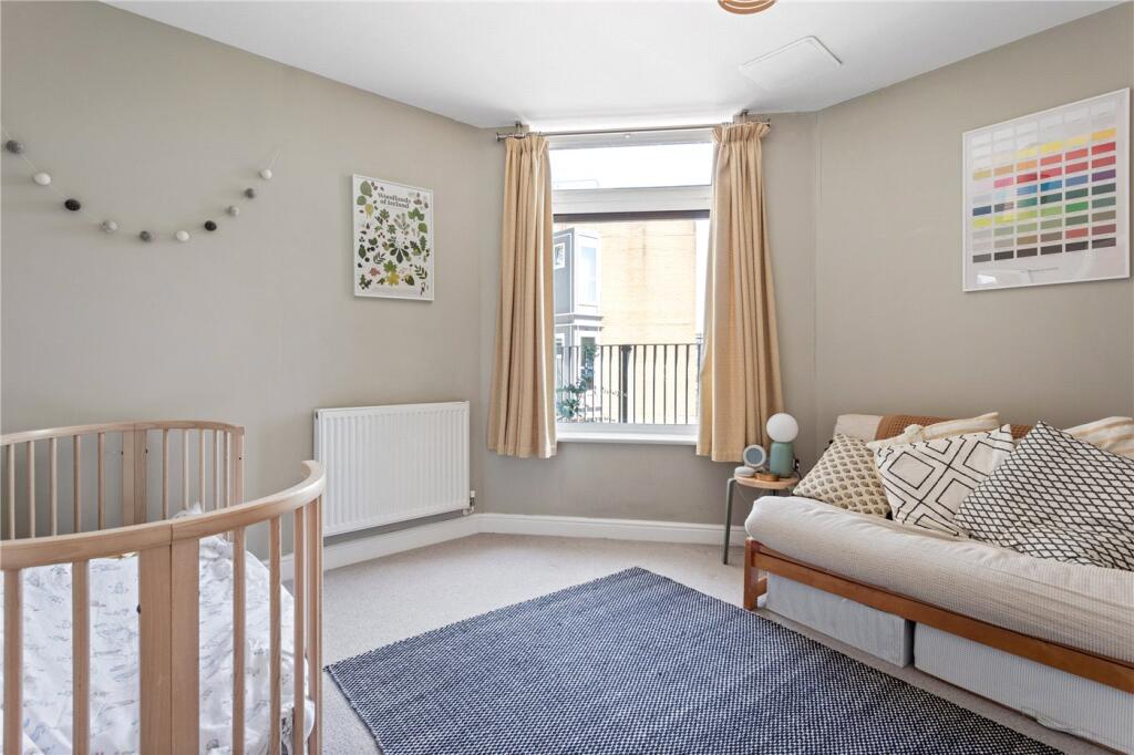 Apartment in London - View 5