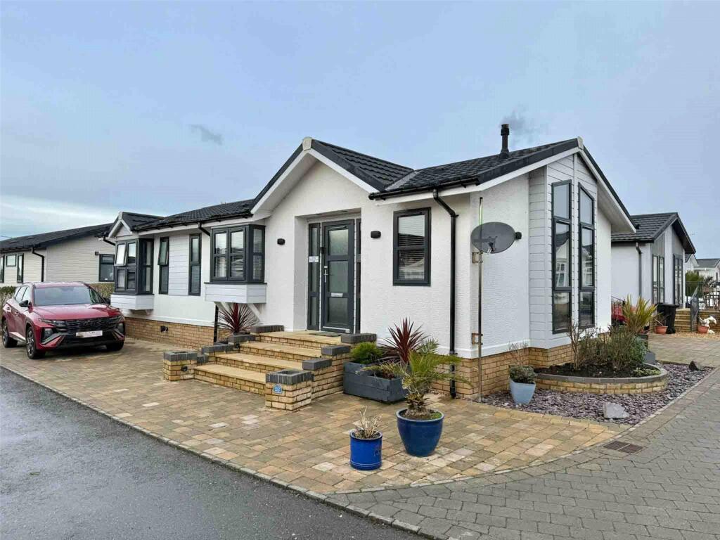 Main image of property: New Lane, Milford on Sea, Lymington, Hampshire, SO41