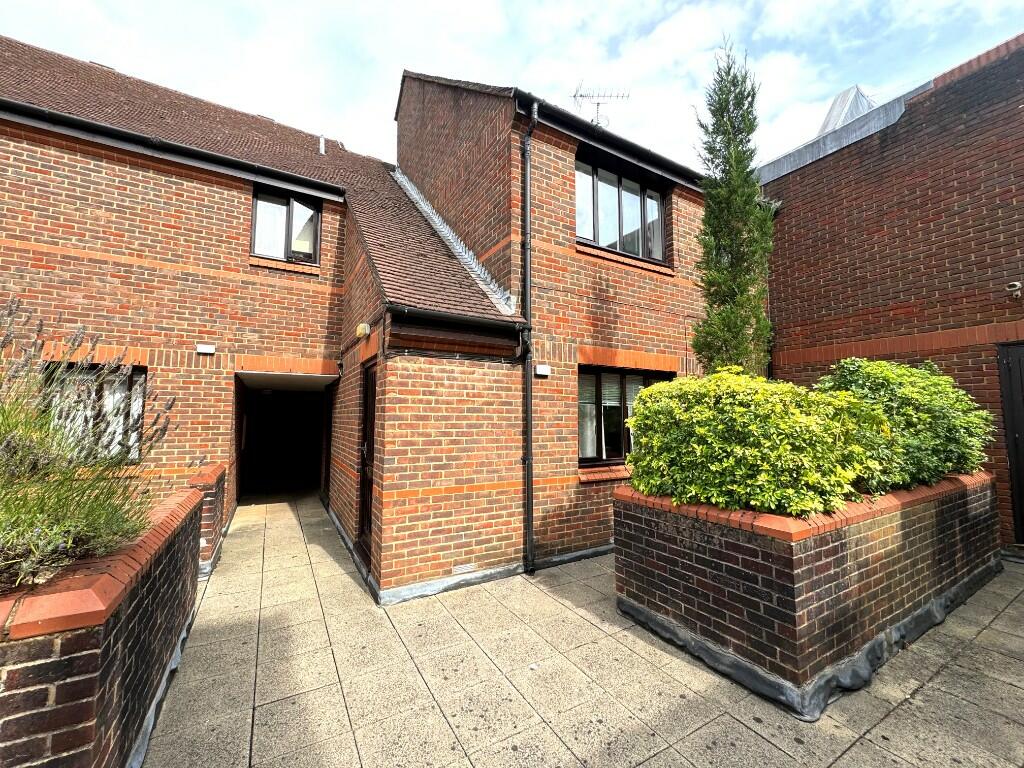 Main image of property: Victoria Street, St. Albans, Hertfordshire, AL1