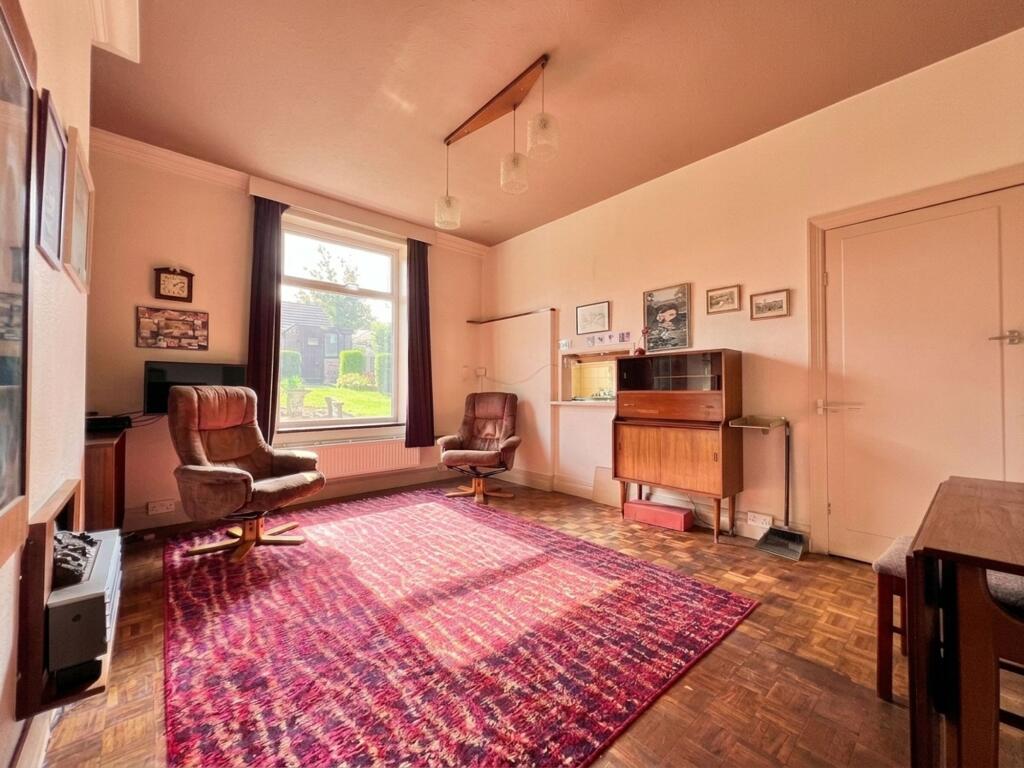 House in Kirklees, Walpole, Beaumont Park - More