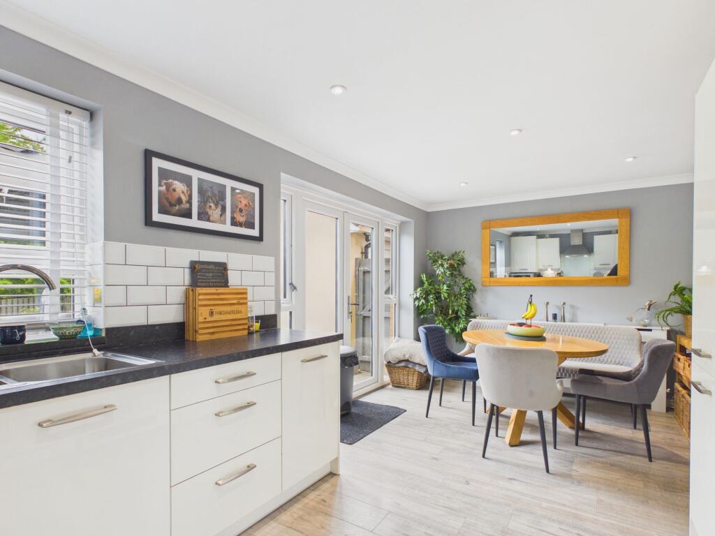 Green Meadow Close, St. Athan, CF62 - View 5