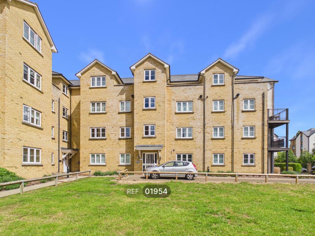 Main image of property: 48 Gilbert Court, Clarendon Way, Colchester, CO1 1DL