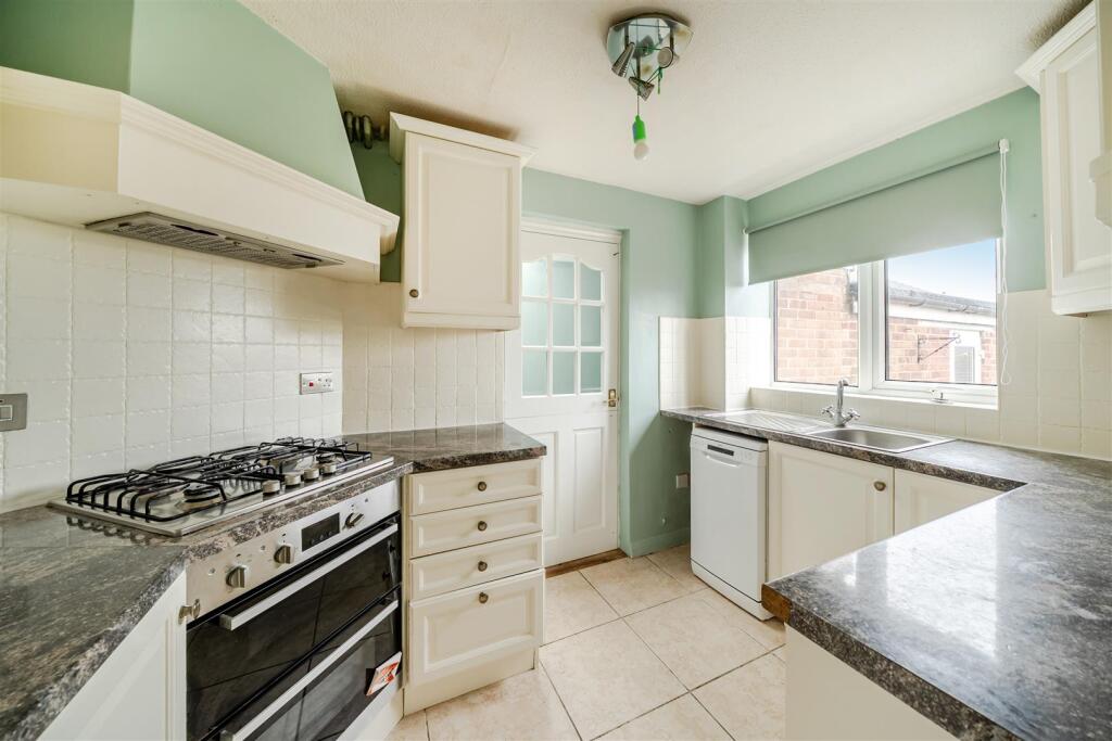 Herne Rise, Ilminster, Somerset photo 3