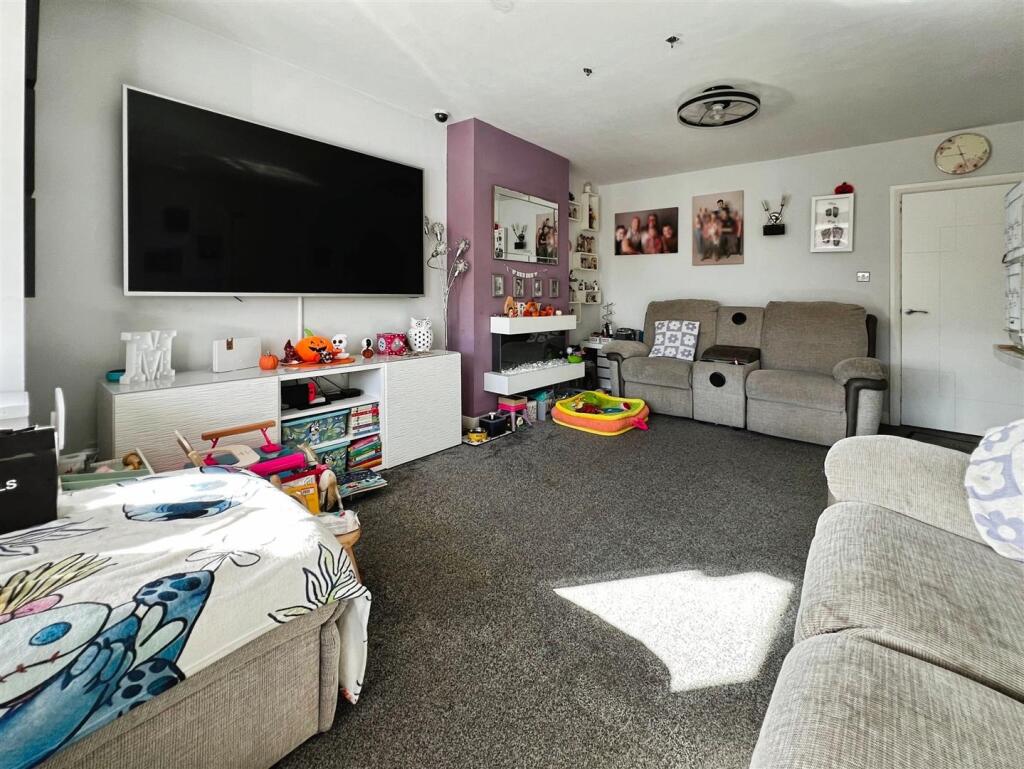 House in Bradford - View 4