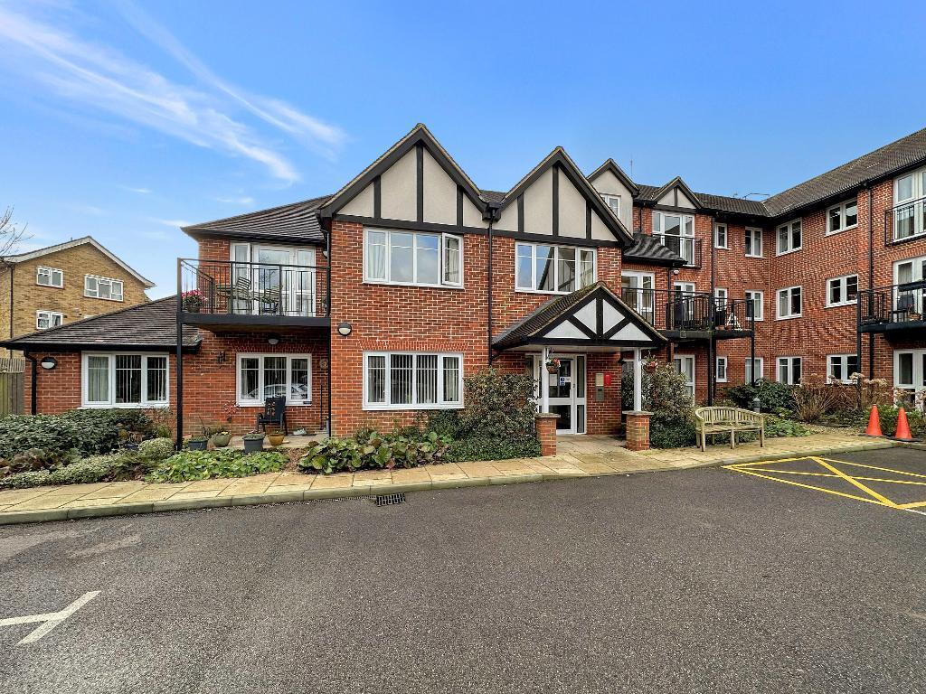 1-bed other on Limpsfield Road, Sanderstead, Surrey, CR2 9LB, £250,000
