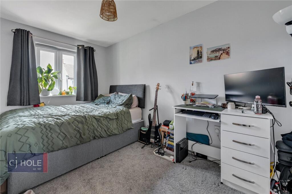 5 bedroom terraced house for rent