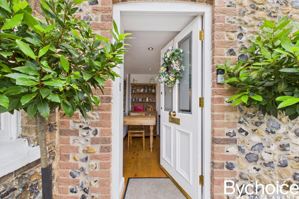 Main image of property: Flint Cottage, Haverhill Road, Horseheath, Cambridge, Cambridgeshire