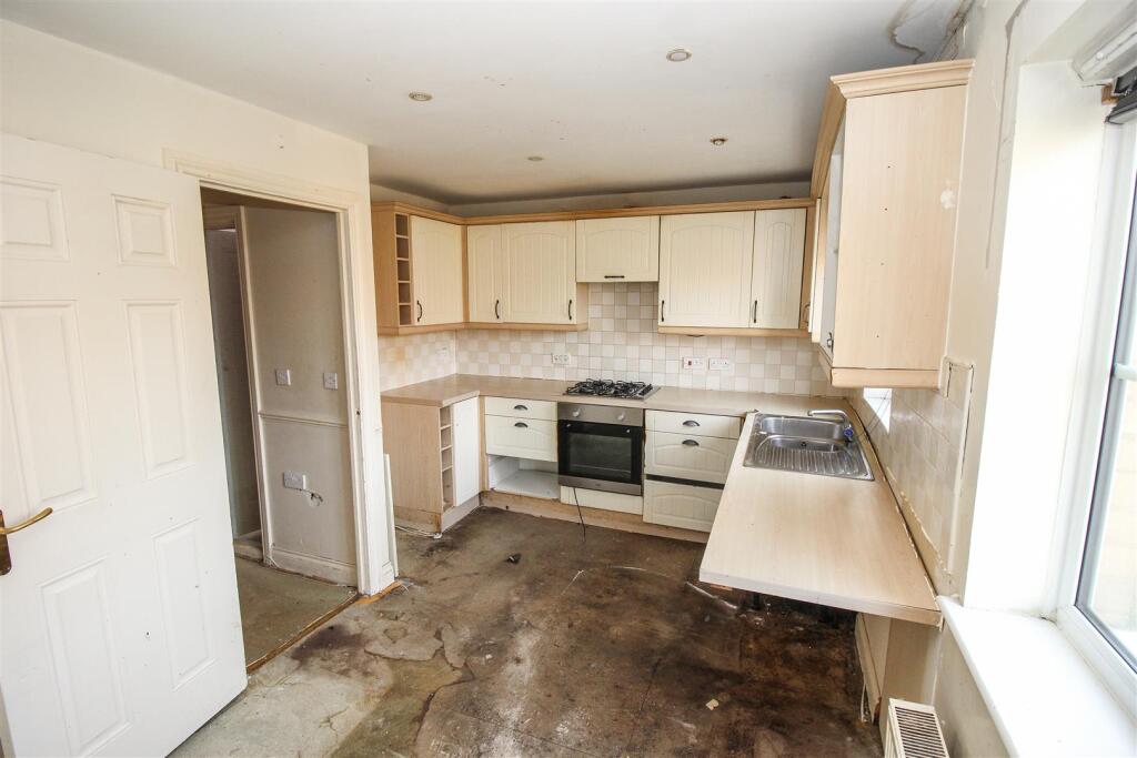 Collier Way, Southend-On-Sea photo 3