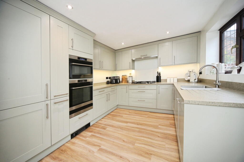 Ditton Green, Luton, LU2 8RU photo 4