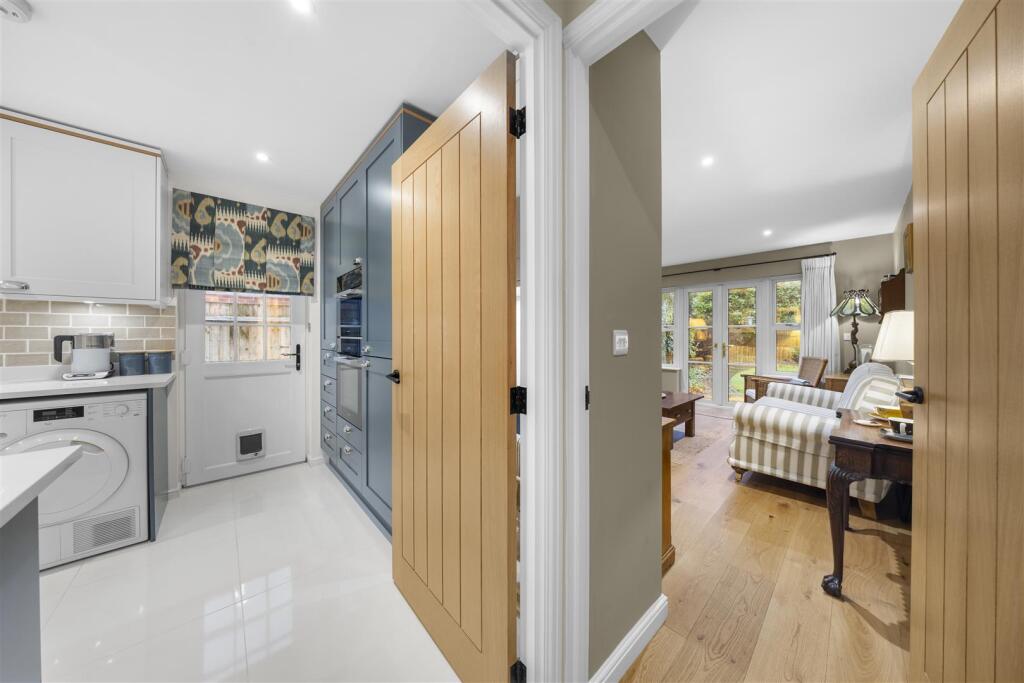 Rayner Close, Crowborough photo 4