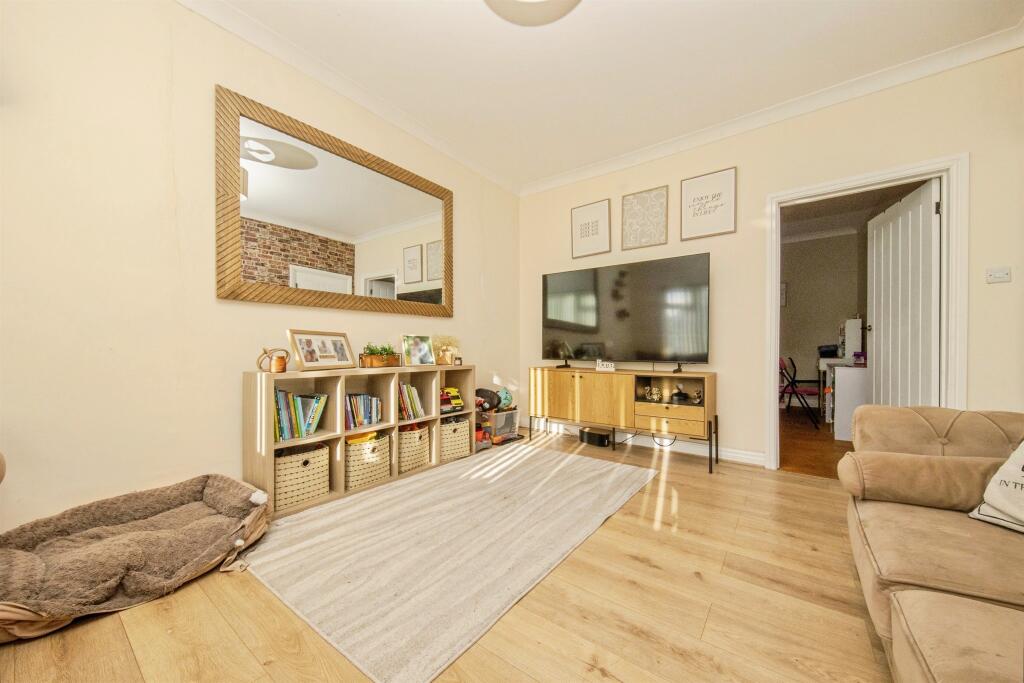 House in Clacton-on-Sea, Great Clacton - View 3