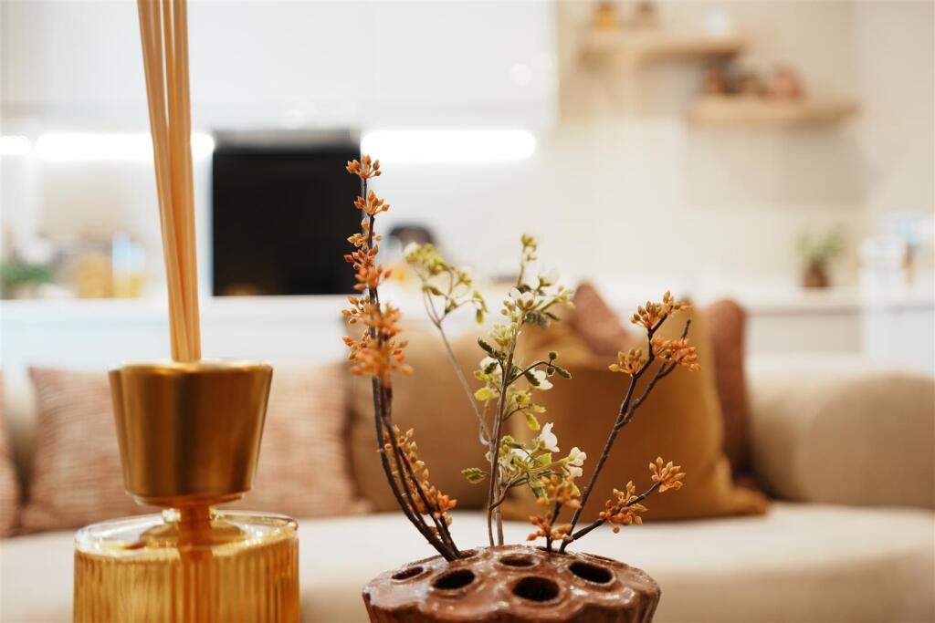 Apartment in Southall - View 4