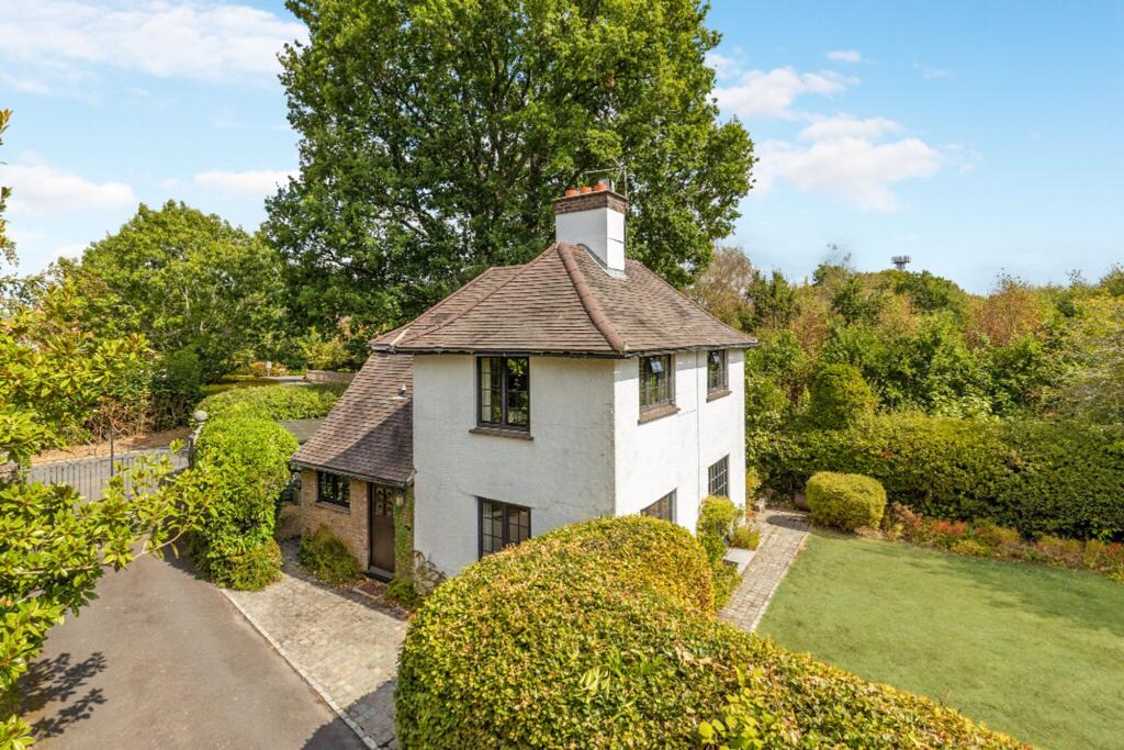 3-bed detached on St. Marks Road, Tunbridge Wells, TN2, £650,000