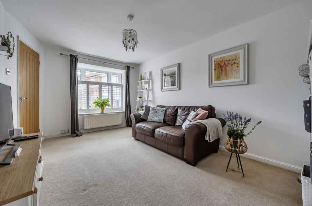Buccaneer Close, Woodley, Reading, Berkshire, RG5 photo 2