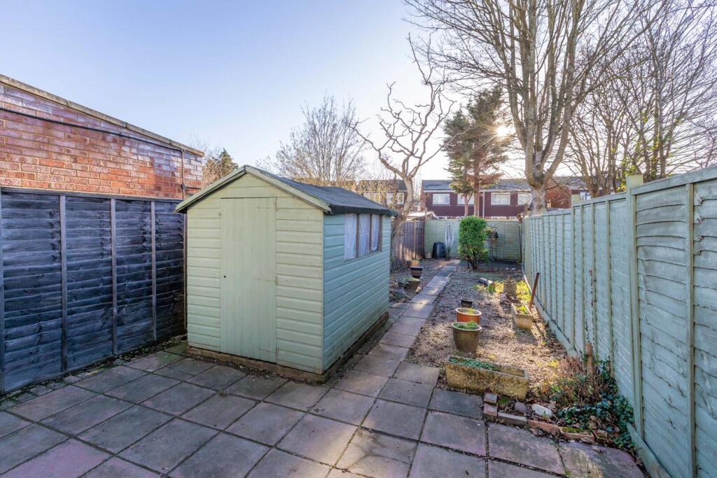 Stanhope Road, Burnham, Slough photo 4