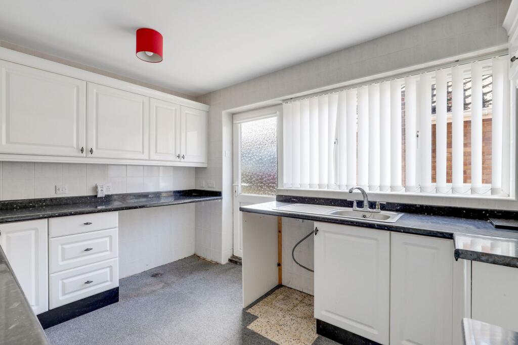 House in Ashfield, Kirkby-in-Ashfield, Sutton-in-Ashfield - More