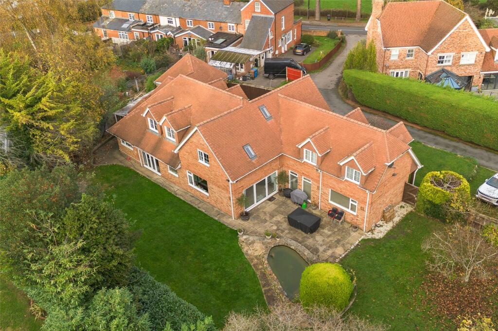 Main image of property: Popeswood Road, Binfield, Bracknell, Berkshire, RG42