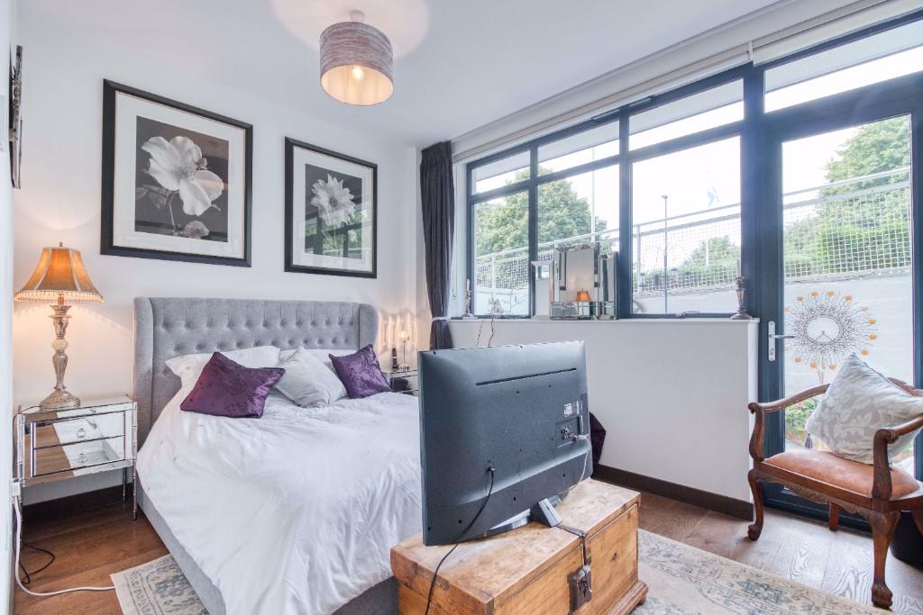 Apartment in Denham Green, Denham - View 5