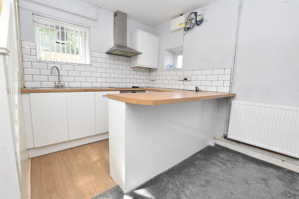 Holme Lane, NG34 - View 5