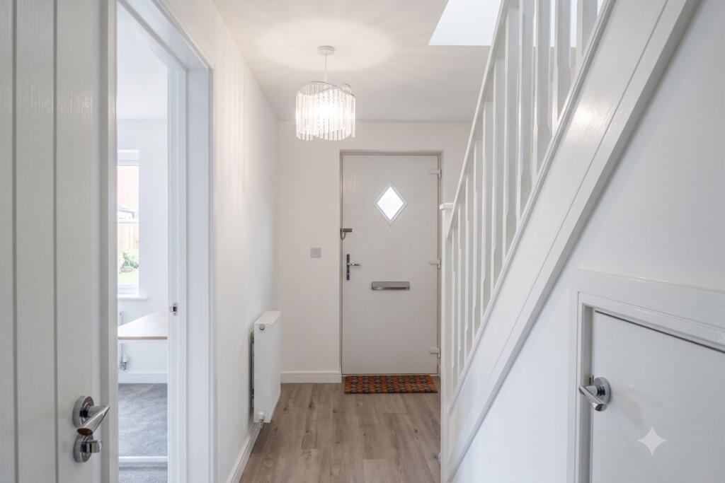House in Woodmansey - More