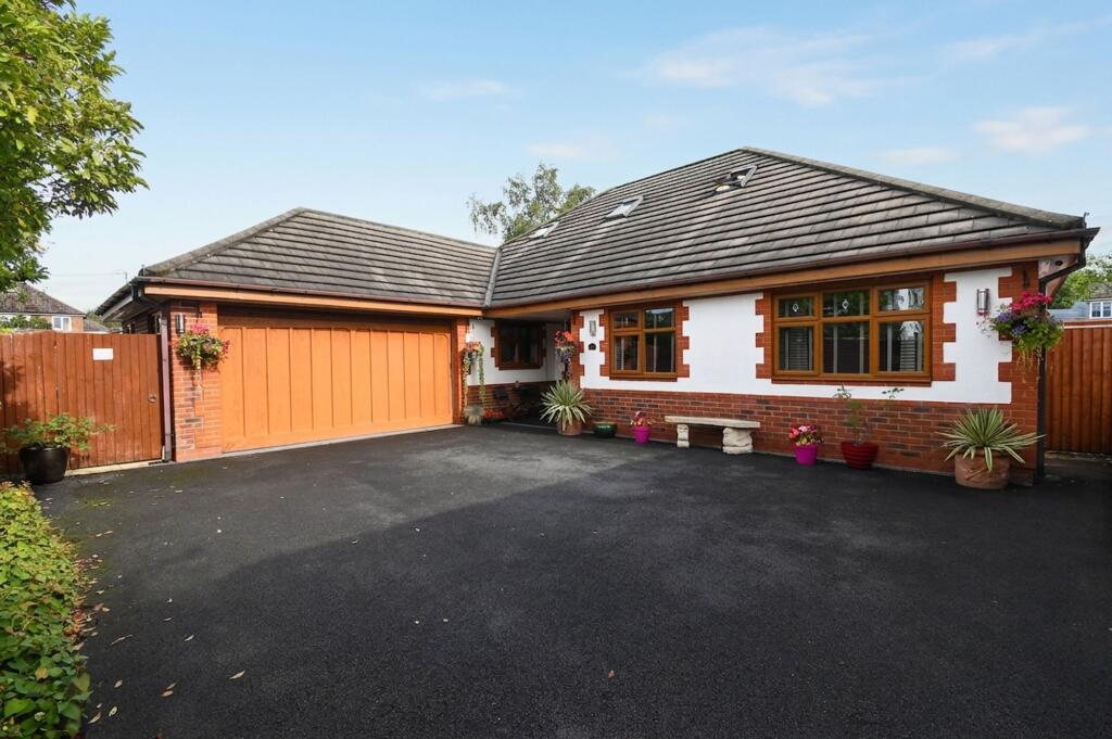Main image of property: New Moss Road, Cadishead, M44