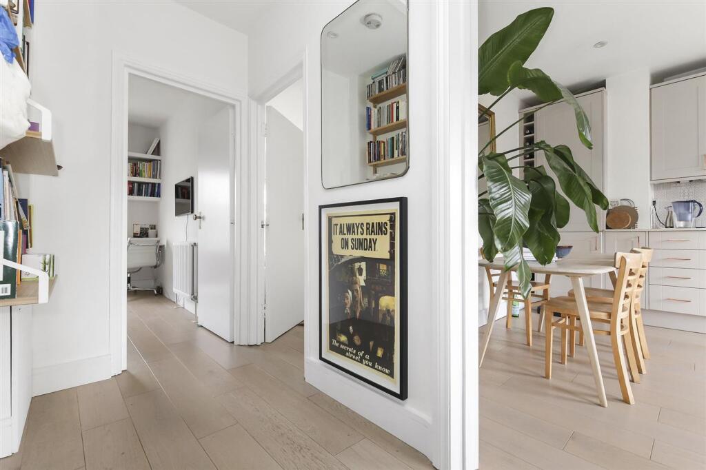 Apartment in London - View 4