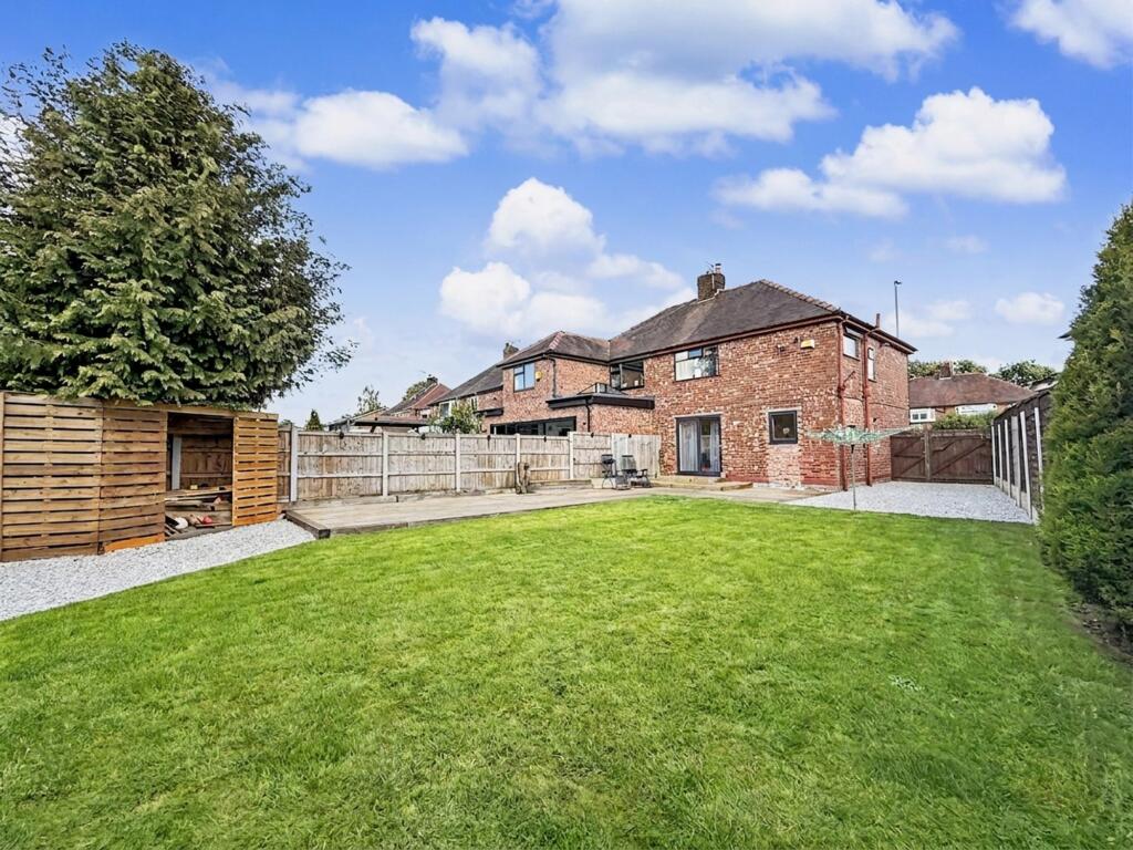 Main image of property: Oak Lane, Whitefield, M45