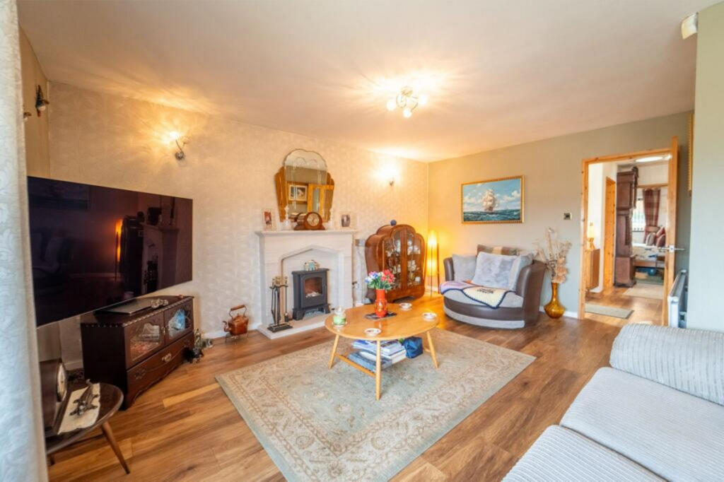 Denleigh Close, Bargoed, CF81 photo 4