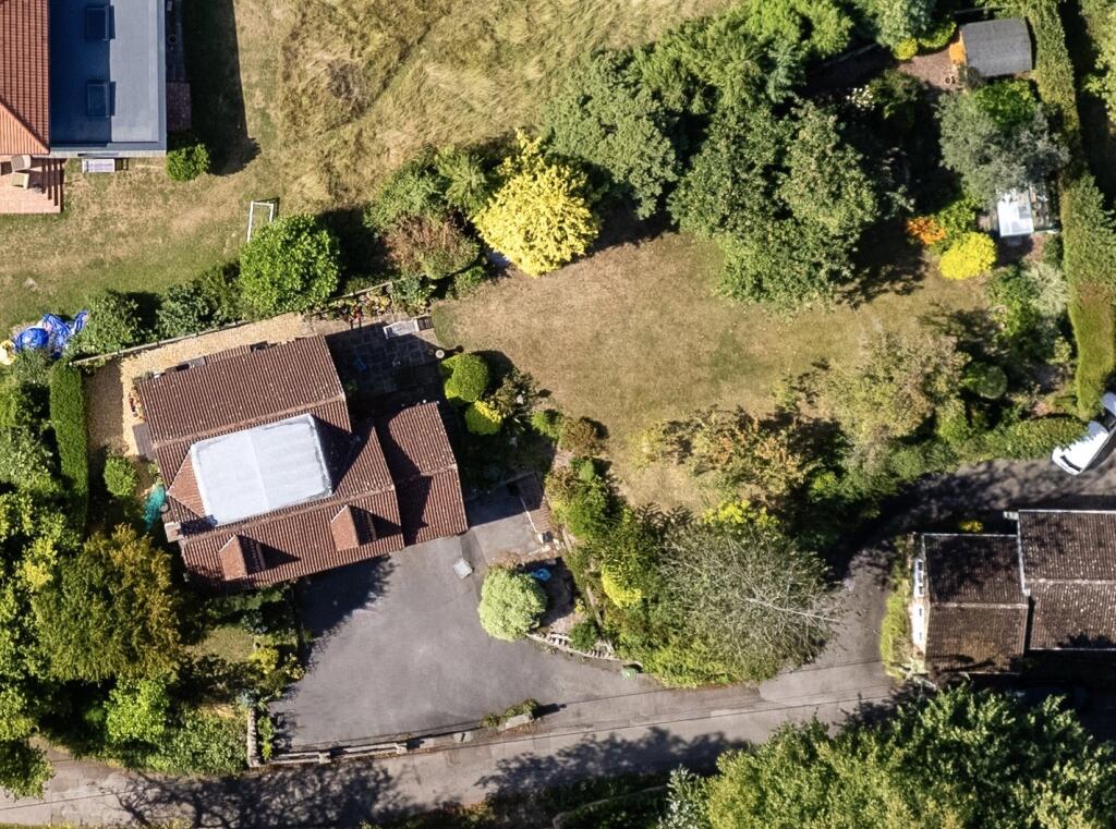 Stunning elevated detached property close to the heart of Chew Magna photo 3