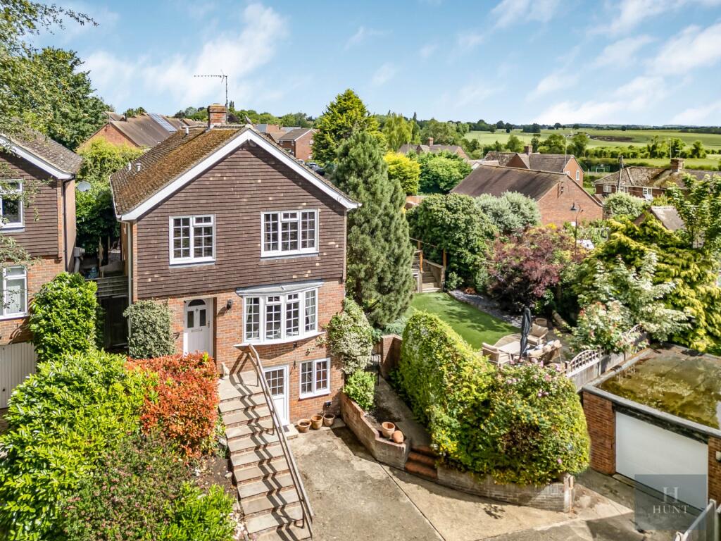 Main image of property: Thame Road, Long Crendon, Aylesbury, HP18