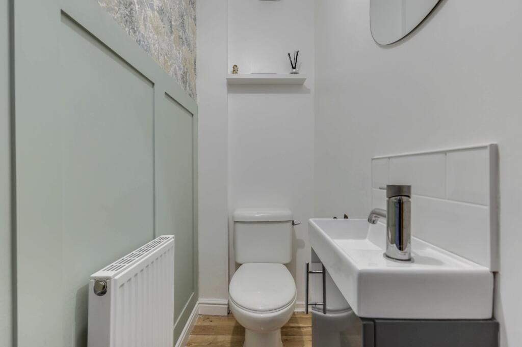 House in Leeds, West Yorkshire - View 5