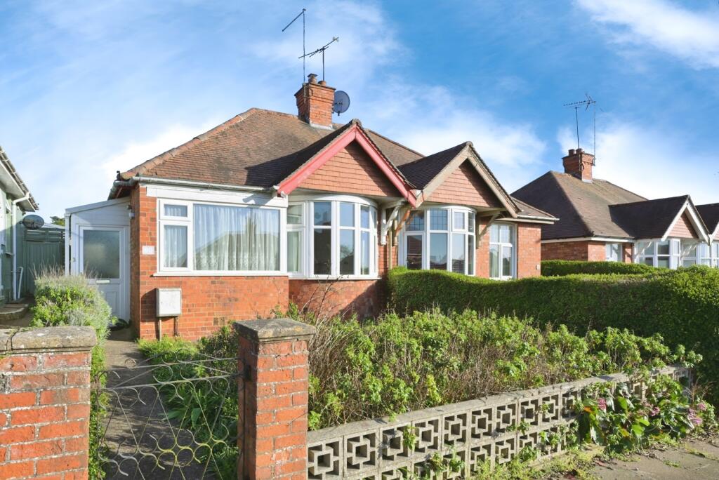 2-bed house on Ennerdale Road, Northampton, Northamptonshire, NN3, £210,000