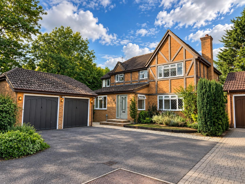 Main image of property: Green End Gardens, Boxmoor, HP1