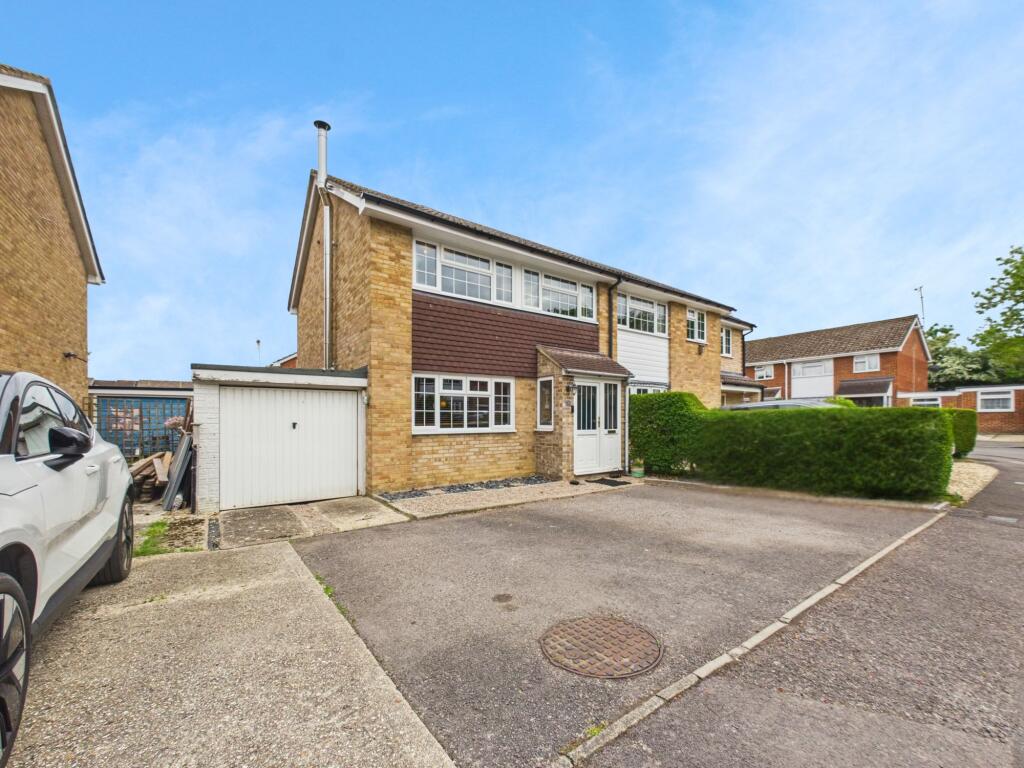 Main image of property: Tomlins Close, Tadley, RG26
