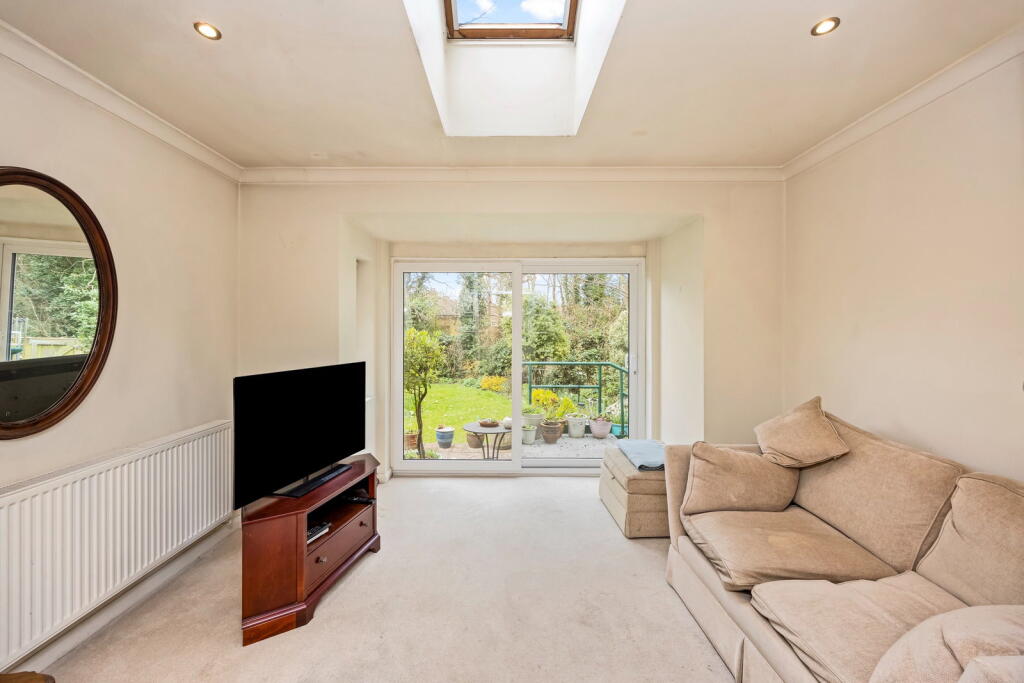 Grand Avenue, Hassocks, West Sussex, BN6 8DD photo 4