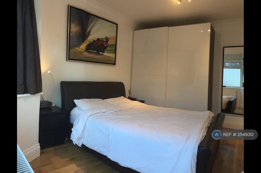 Apartment in London - View 5