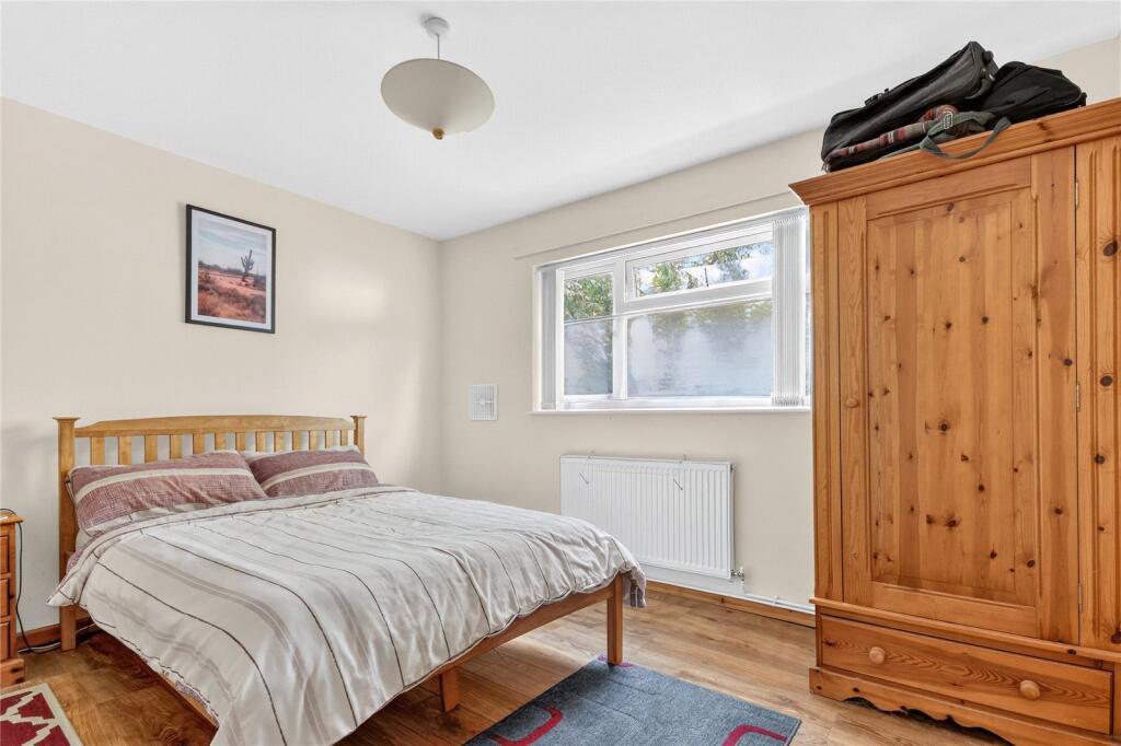 Apartment in Bracknell - View 5