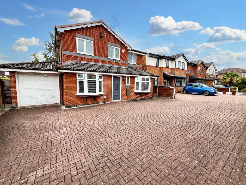 4-bed detached on Albert Drive, Whitefield, M45, £420,000