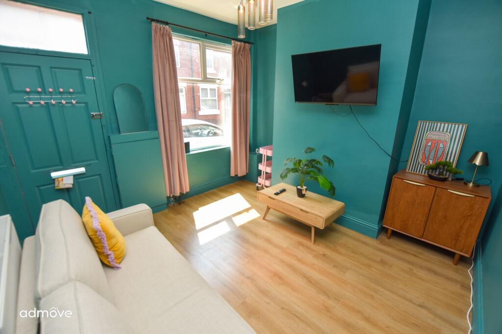 House in Trafford, Broadheath - View 3