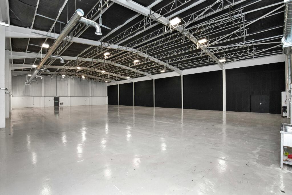 Greenhouse 13 - Warehouse Space - 1.jpg