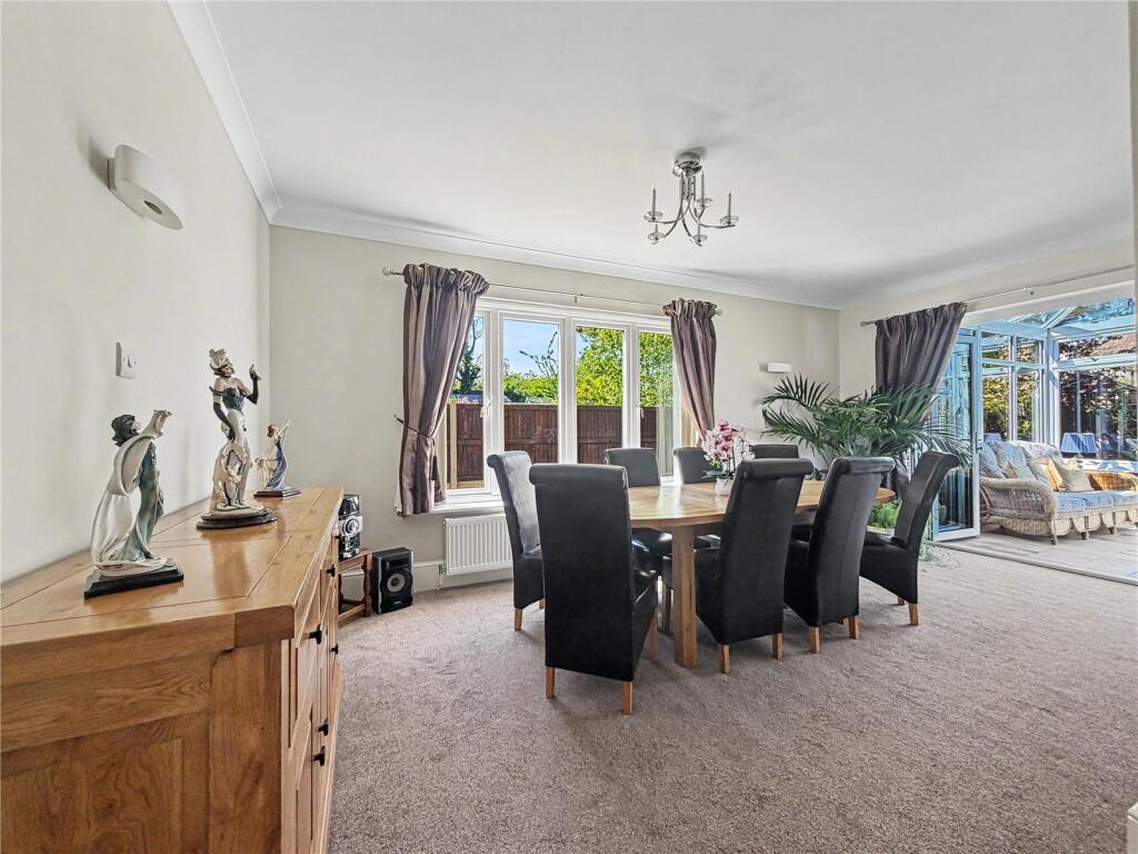 House in Gillingham, Twydall - More