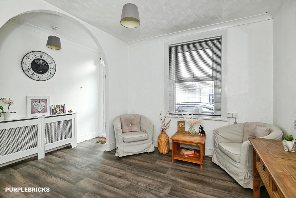 House in Gillingham, Medway - View 3