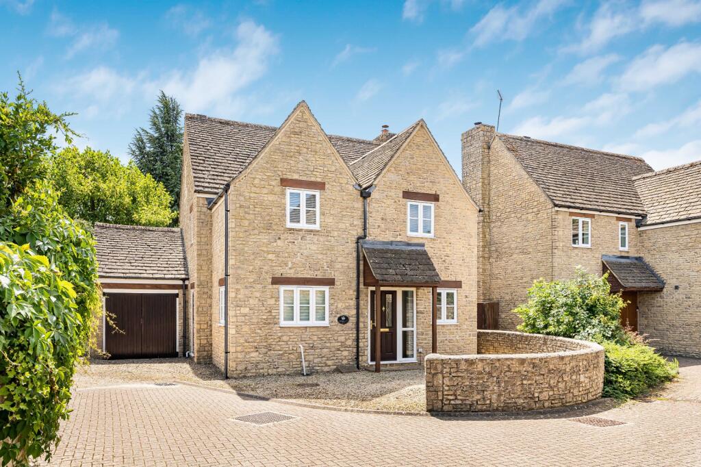 Main image of property: Hazeldene, Lechlade, Gloucestershire, GL7