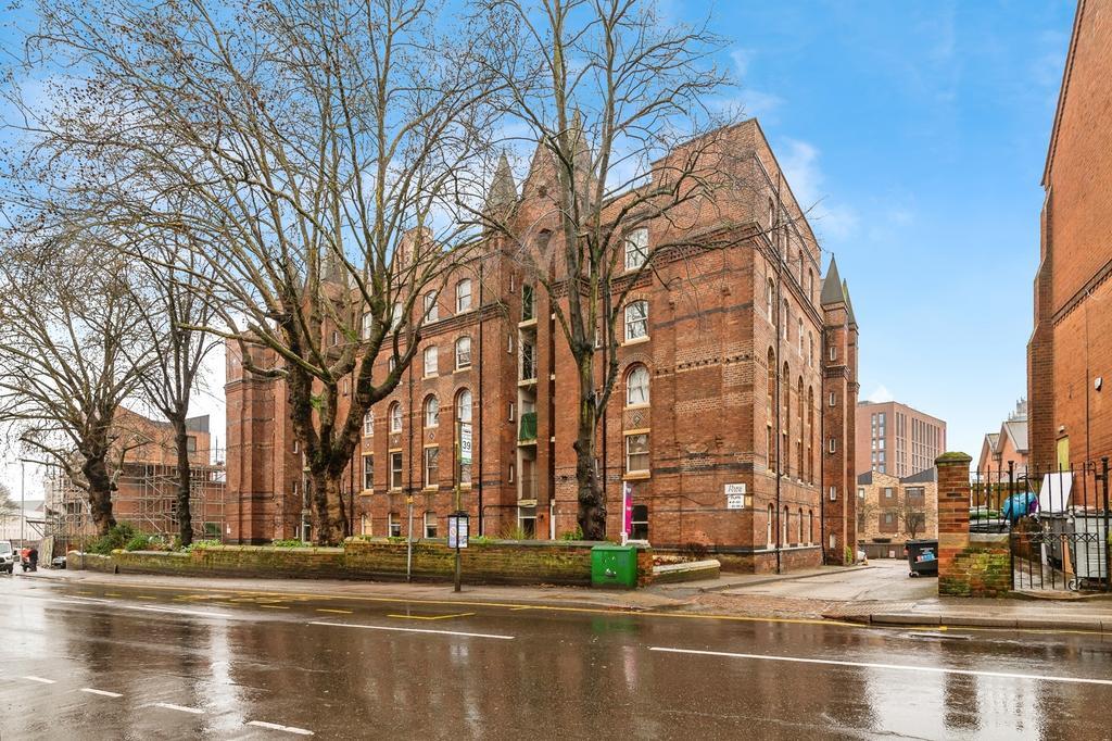 Main image of property: Nottingham, NG1