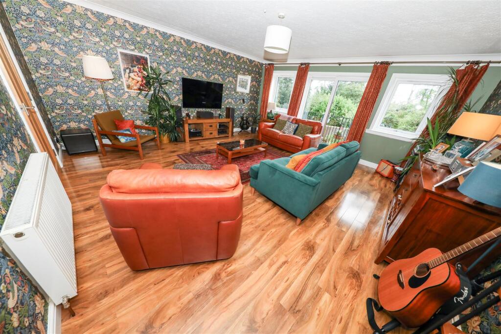 House in Glenrothes, Collydean - View 5