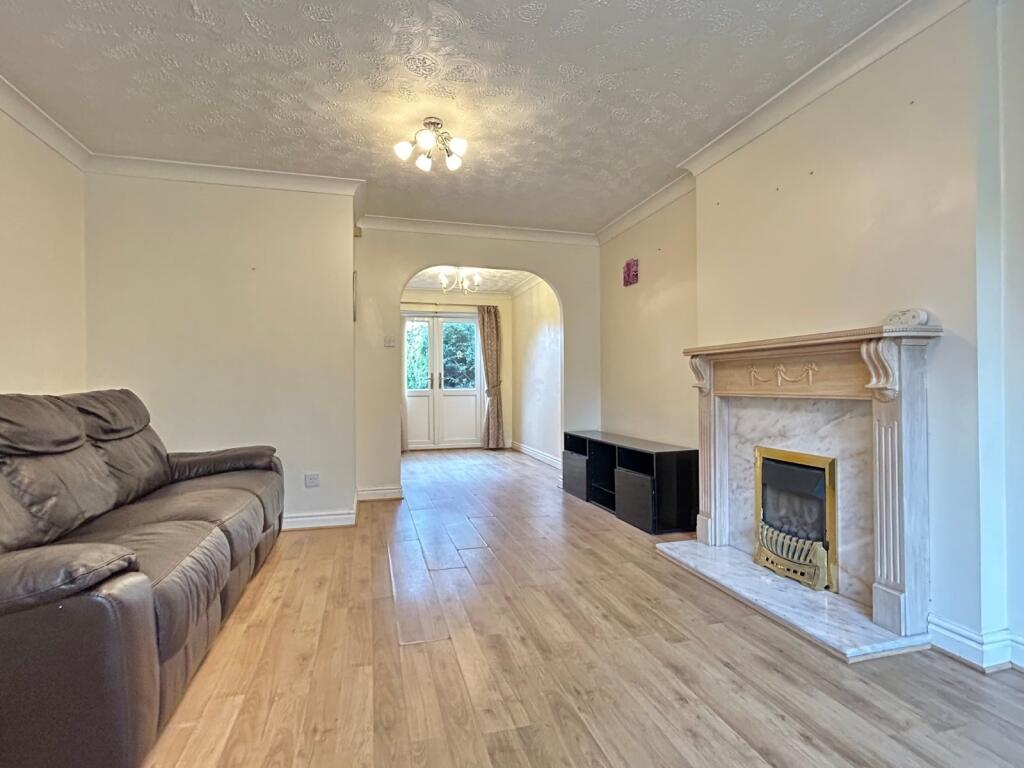House in Leeds, West Yorkshire - View 2