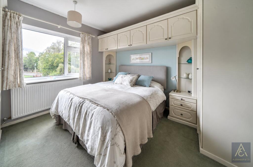 House in Milton Keynes, Thornborough - More