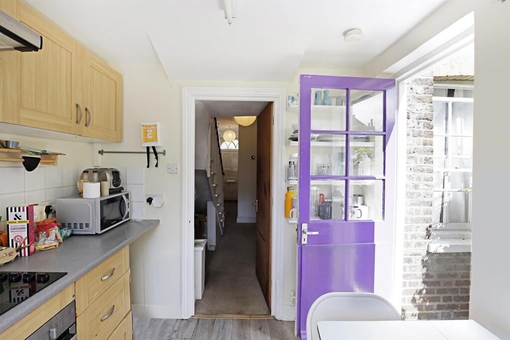 House in London - View 5