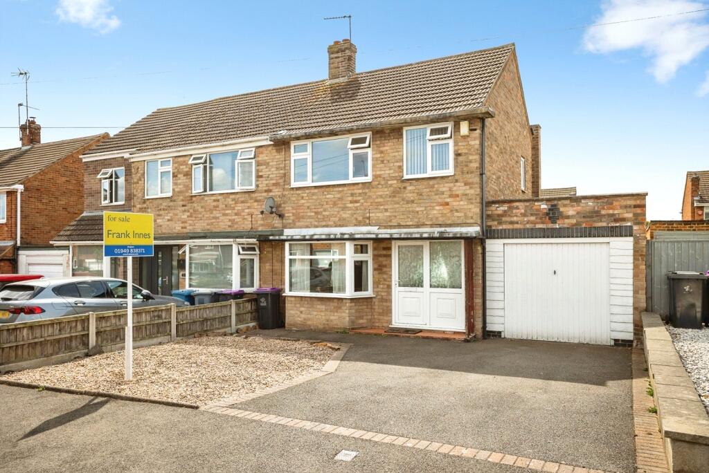 Main image of property: Clumber Drive, Radcliffe-on-Trent, Nottingham, Nottinghamshire, NG12